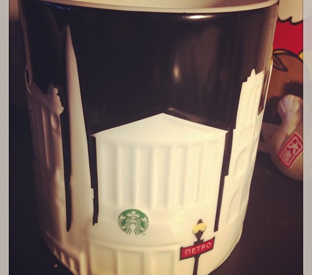 Mon latte, je l’aime avec beaucoup de choses dedans