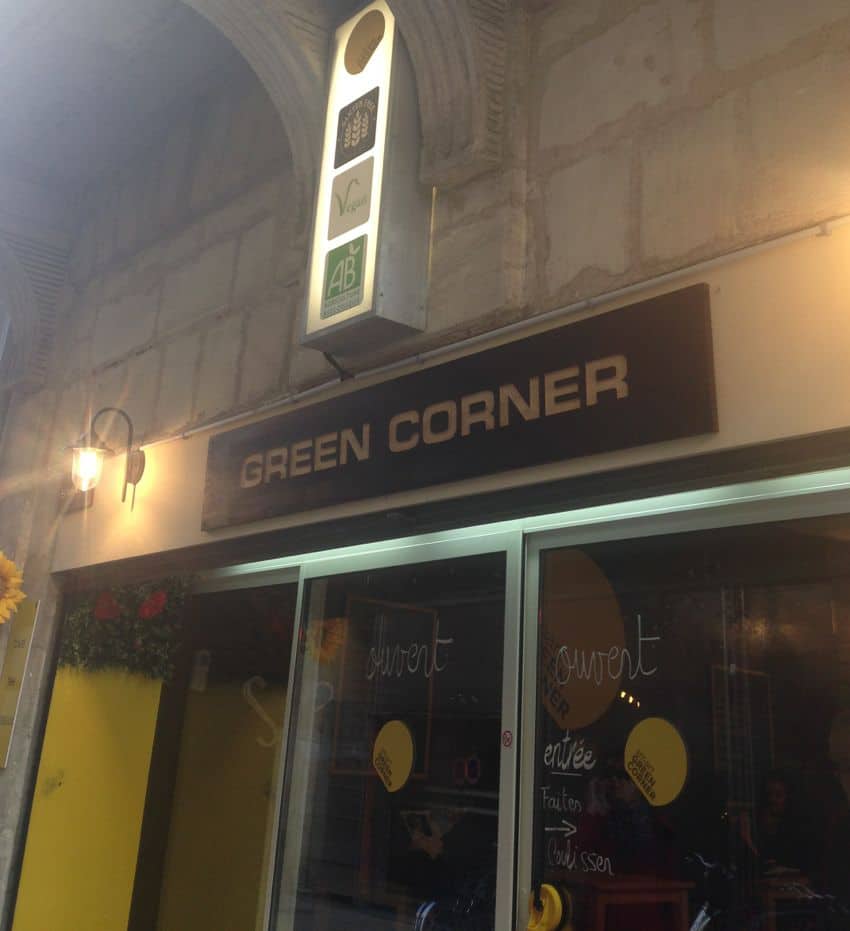 green-corner-1